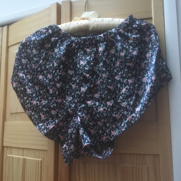 LCA, Satin sleep short, Size 5 - Picture 5 of 5